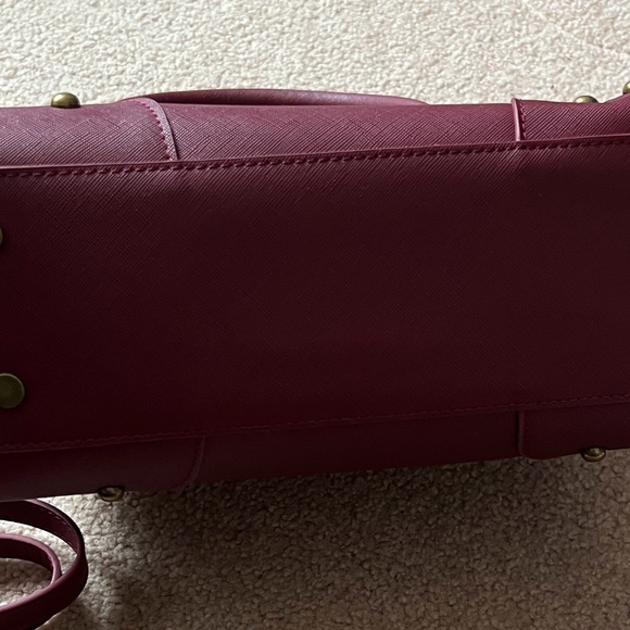 Gryffindor Burgundy Tote Bag with Tassel Charm - Picture 4 of 12